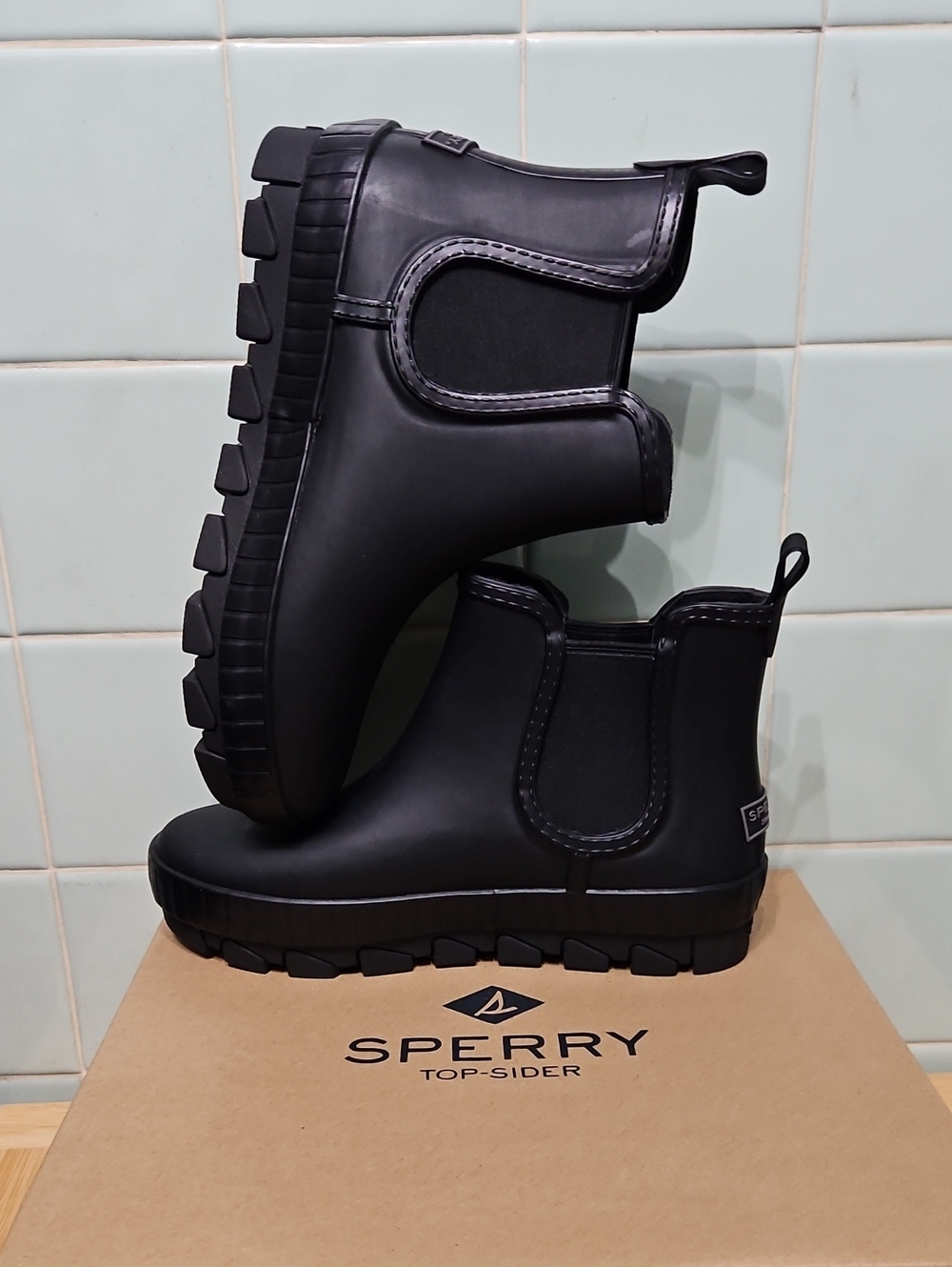 Sperry Women's Black Torrent Chelsea Boots Size 6.5